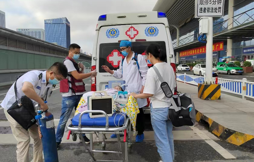 囊谦县救护车出租公司